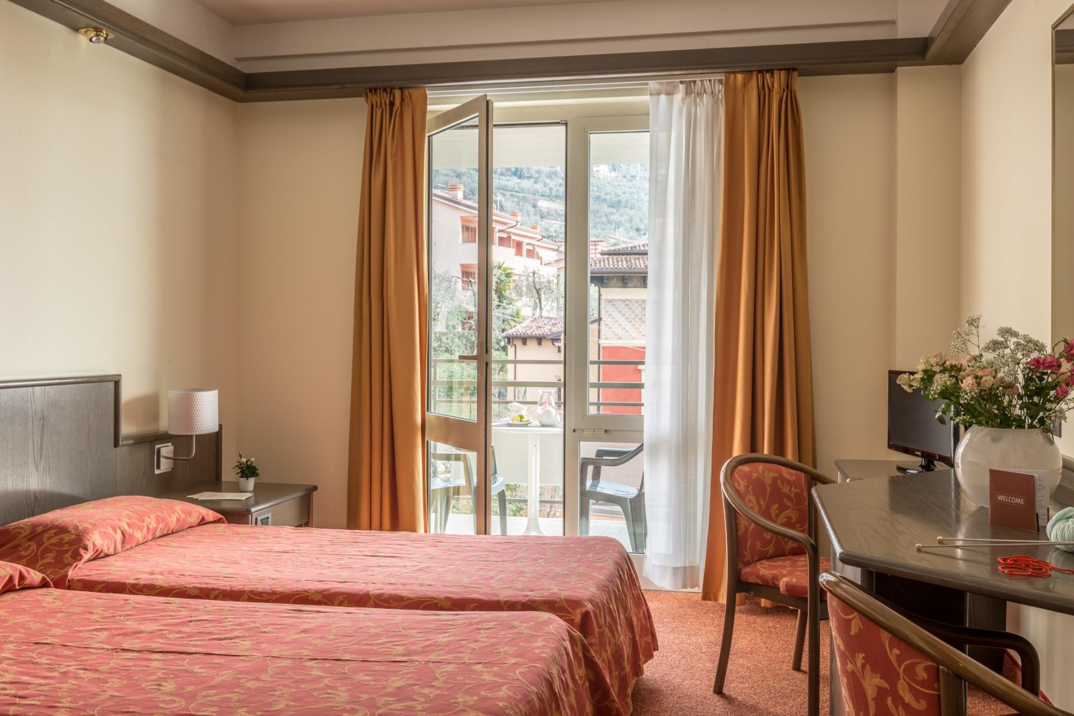 Hotel Drago Brenzone sul Garda Ngoại thất bức ảnh