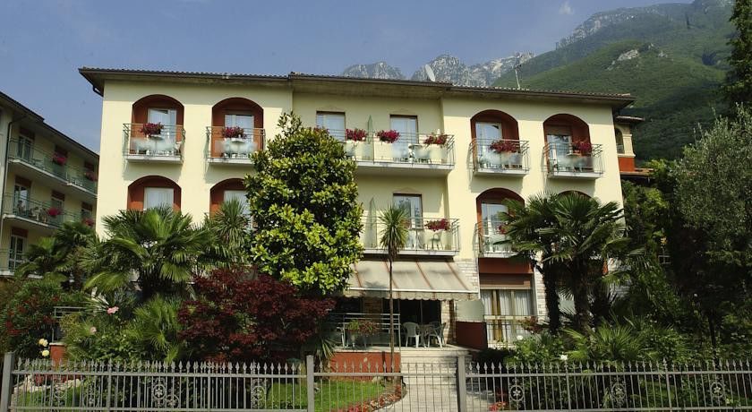 Hotel Drago Brenzone sul Garda Ngoại thất bức ảnh